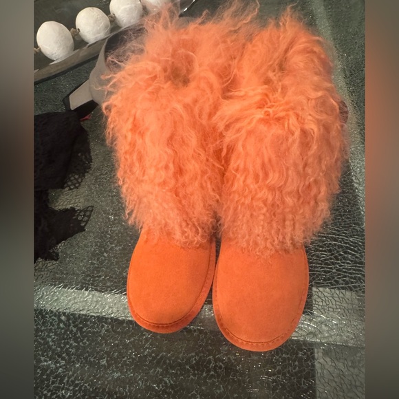 BearPaw Orange Suede Boots 8 - Picture 1 of 11